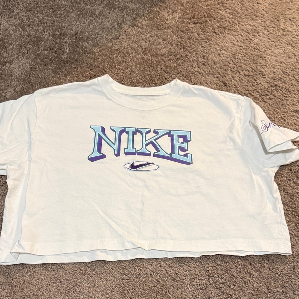 Nike White and Blue Graphic Cropped Tee